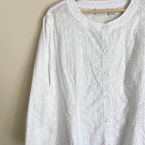 White Eyelet Cottage Button-Up Blouse - Picture 4 of 6